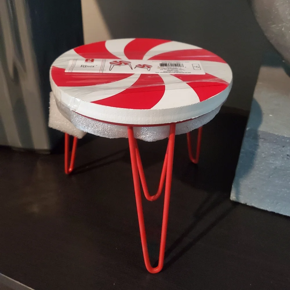 TARGET BULLSEYE PLAYGROUND PEPPERMINT RISERS 2CT